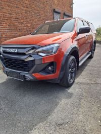 ISUZU D-MAX V-CROSS 4WD AT