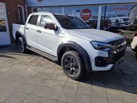 ISUZU D-MAX V-CROSS 4WD AT